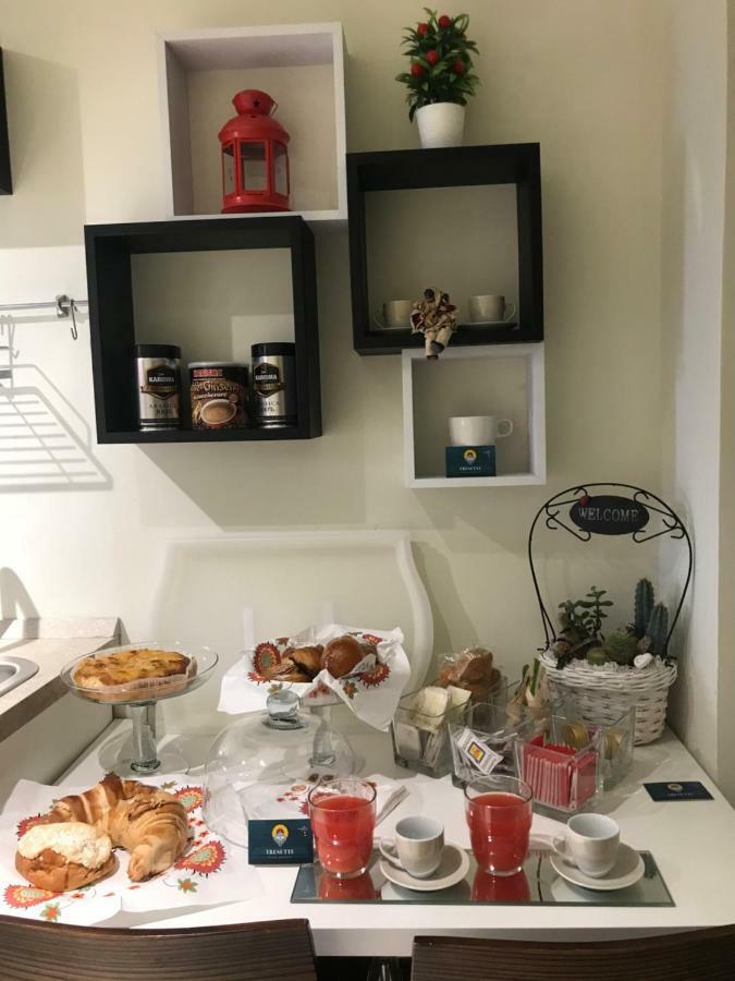 Tresette Toledo Panzió Nápoly Kültér fotó